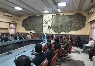 फैक्ट्री प्रबंधन पानी को साफ कर नाली में छोड़े!!!