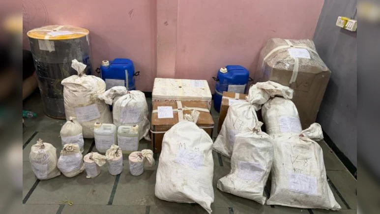 इंदौर में नारकोटिक्स….एमडी ड्रग बनाने के केमिकल और मशीनरी जब्त !