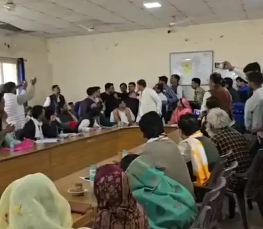 भिंड नगर पालिका में विधायक और नपा अध्यक्ष के ससुर में झड़प !